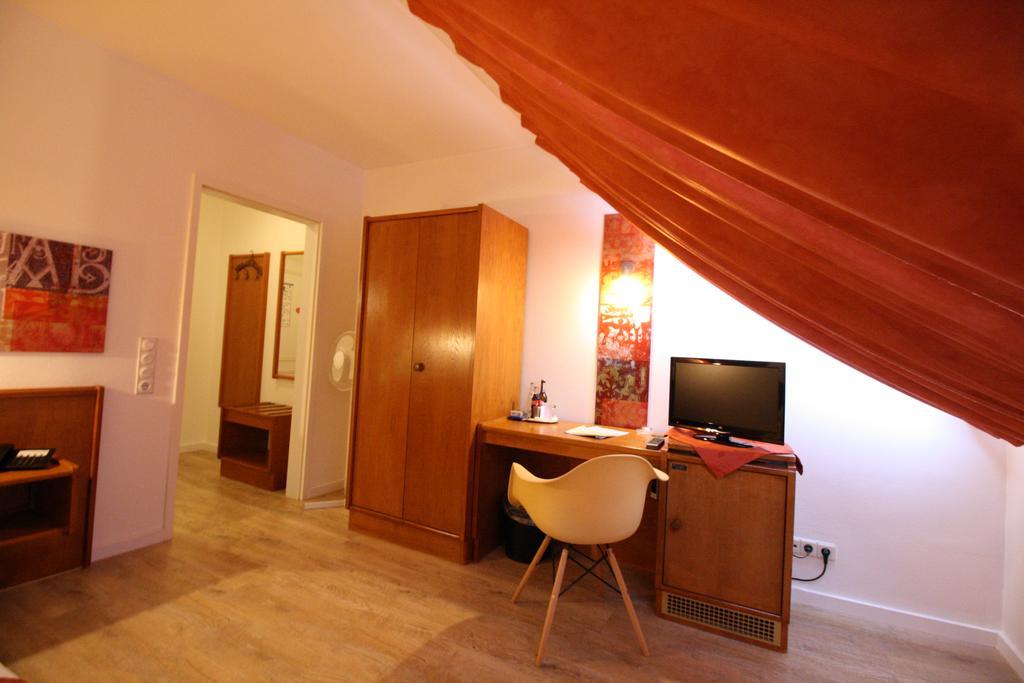 Arador-City Hotel บาดเอินเฮาเซน ภายนอก รูปภาพ