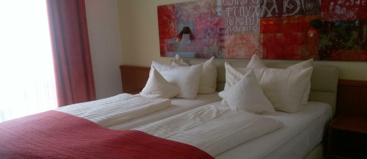 Arador-City Hotel บาดเอินเฮาเซน ภายนอก รูปภาพ